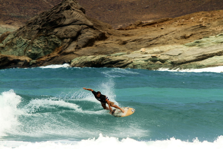 it gets Swell @greece, Kolimbithres West (Tinos)