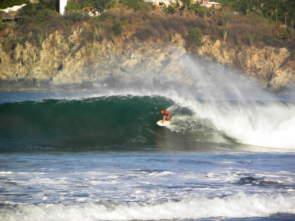 Tube ride in the morning, Zicatela
