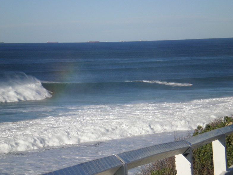 Jye Burns towed in of Bar Reef, Bar Beach