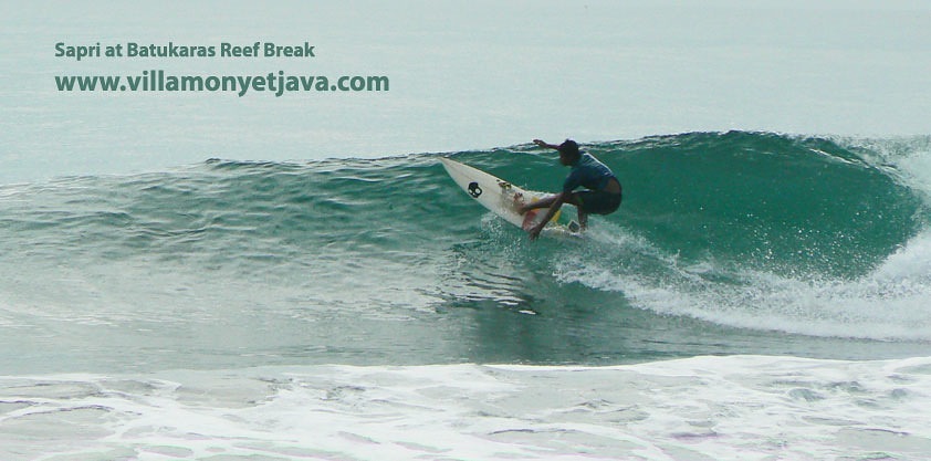 Batukaras Reef Break, in front of Villa Monyet Java, Batu Karas