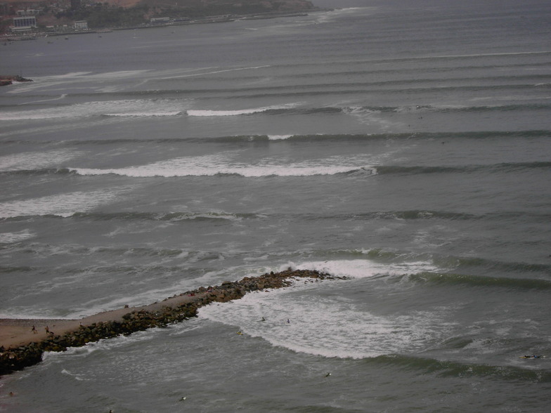 Barranquito surf break