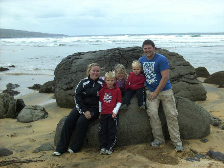 great beach break with E off shore, Fanore