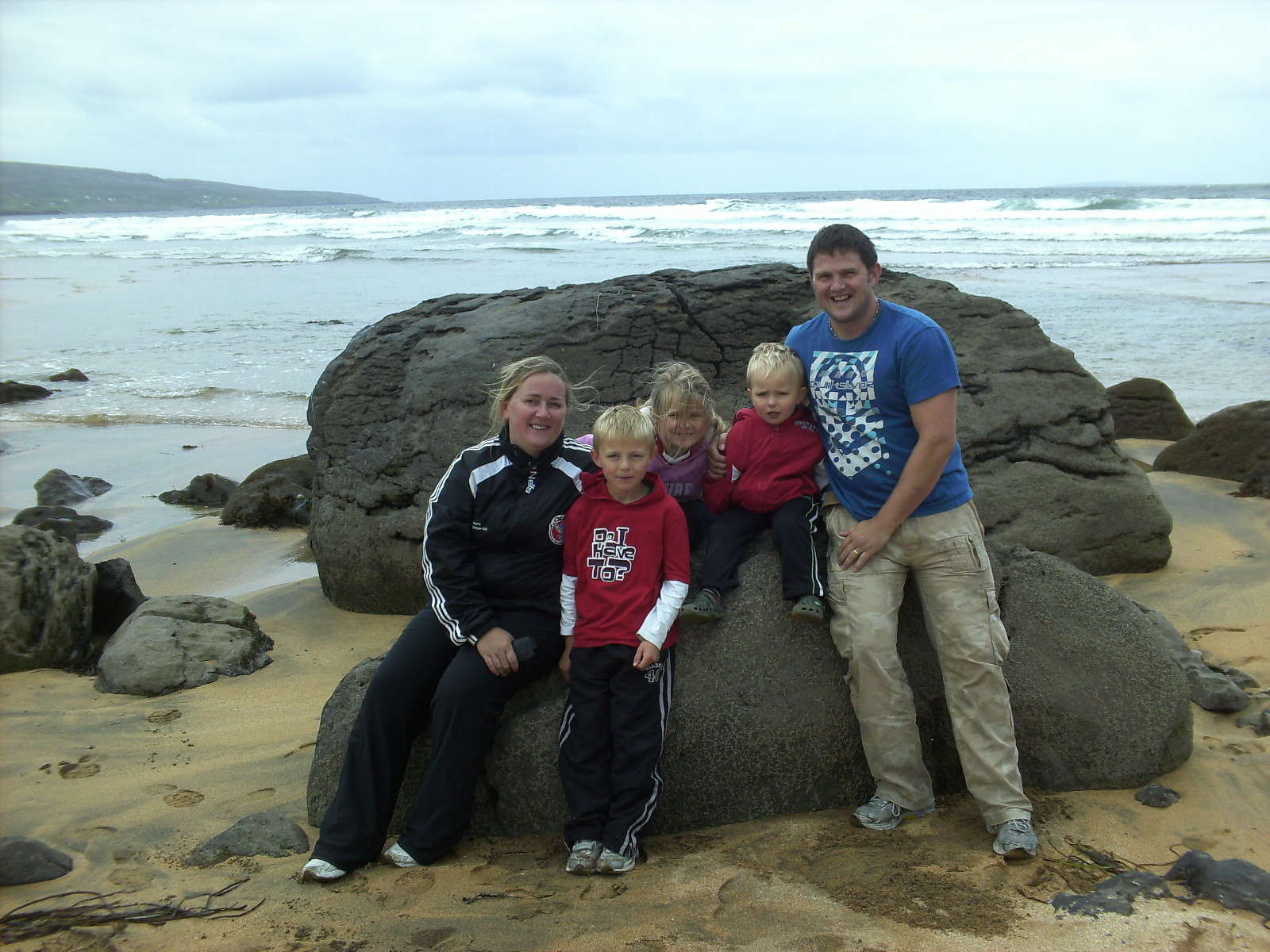 great beach break with E off shore, Fanore