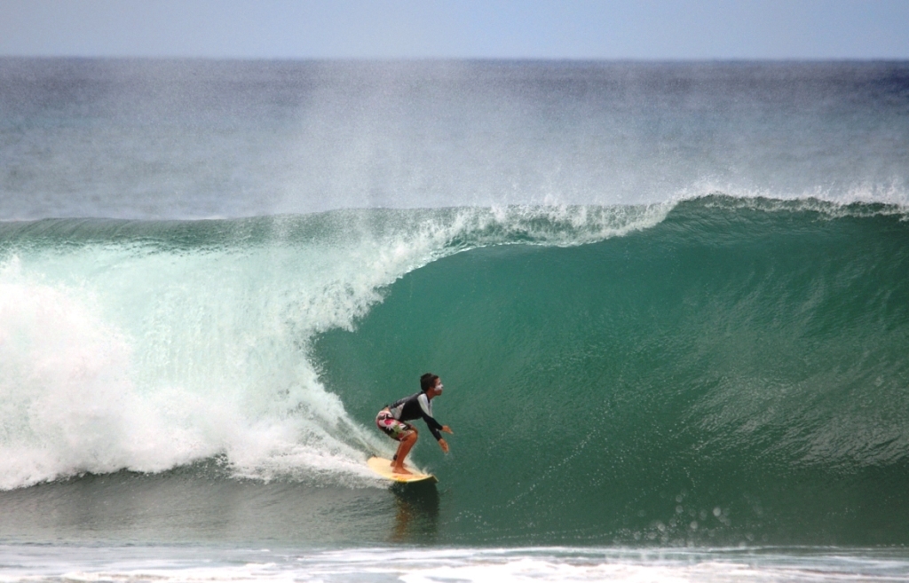 Biggest wave of the day!, Playa Remonso