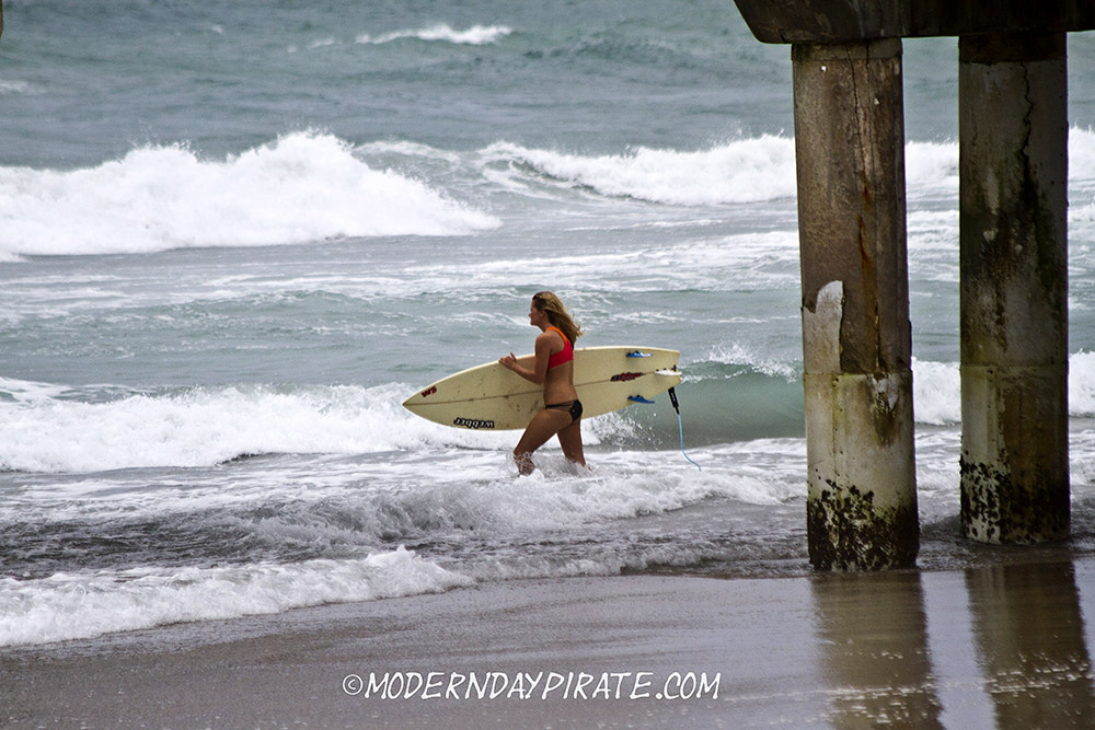 Isaac Waves, Lake Worth Pier