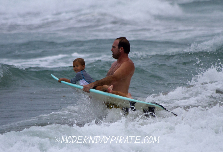 Isaac Waves, Lake Worth Pier