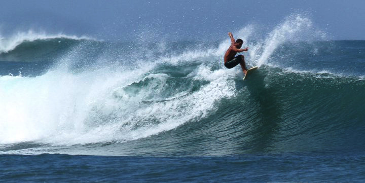 Las Avellanas surf break