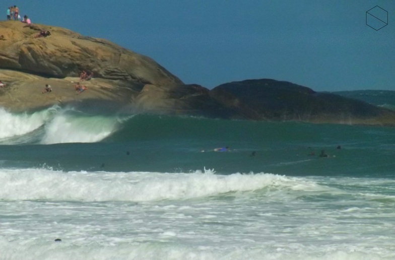 Arpoador surf break