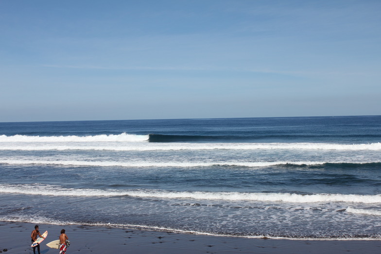 Los Enanos surf break