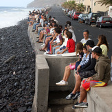 Paul do Mar surfspot, spectators enjoying competition