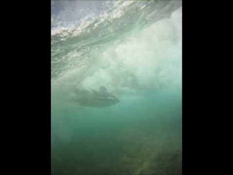 Waikiki Walls DuckDive