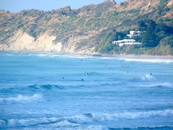 Crowded Stockroute, Wainui Beach - Stockroute photo