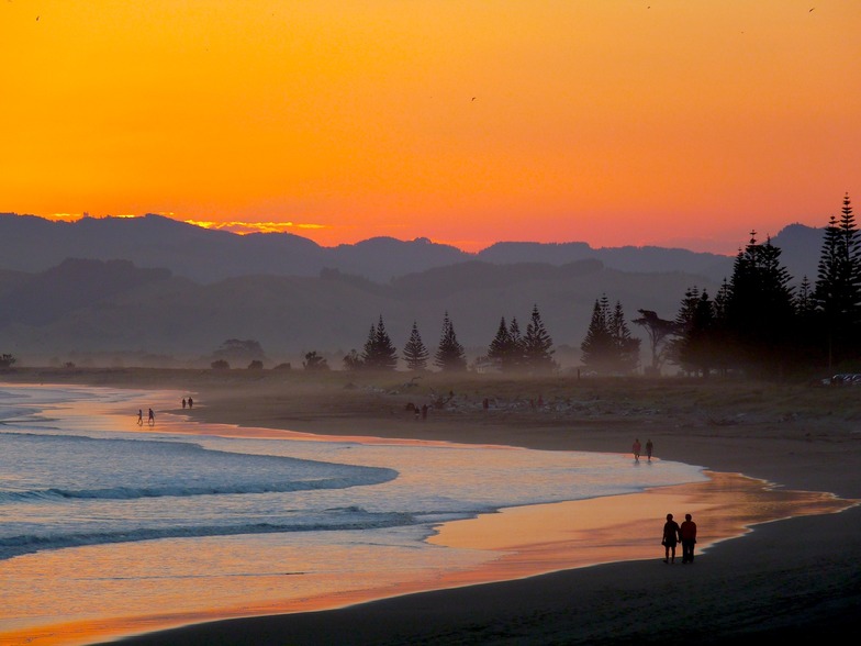 Midway Beach - Gizzy Pipe surf break