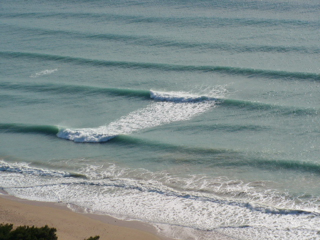 Loutsa surf break