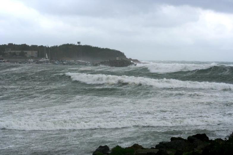 Melnitza surf break