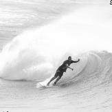 Eric setting up to get tubed, Alkantstrand