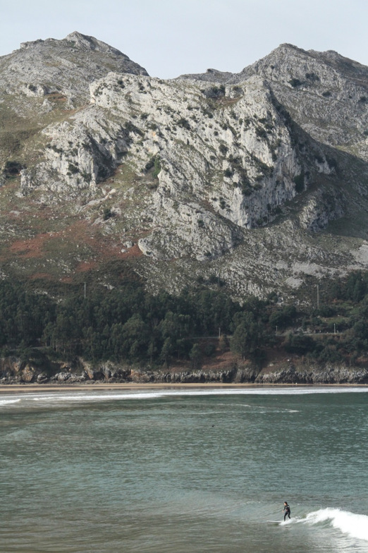 Human and Mountain, Islares