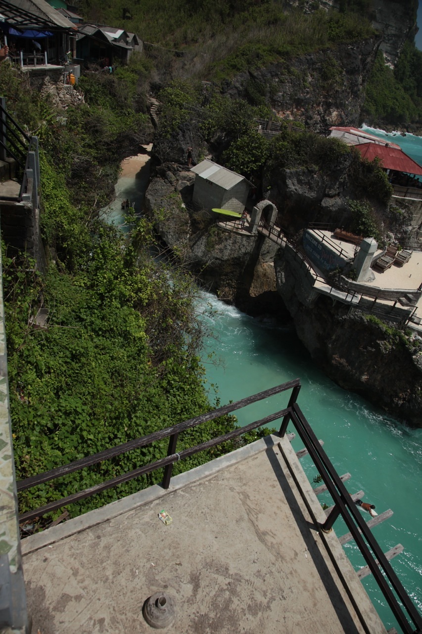 Paddle out cave, Uluwatu