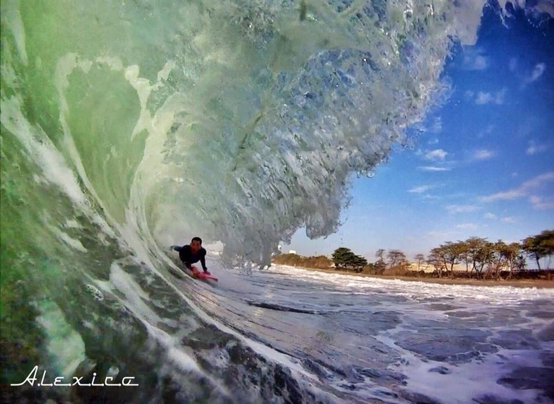 Red Beach surf break