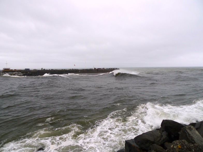 Cobden Breakwater surf break