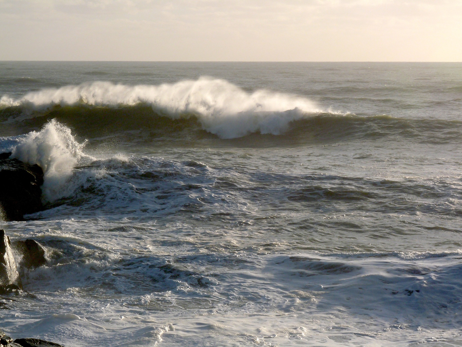 Huge wave near Charleston