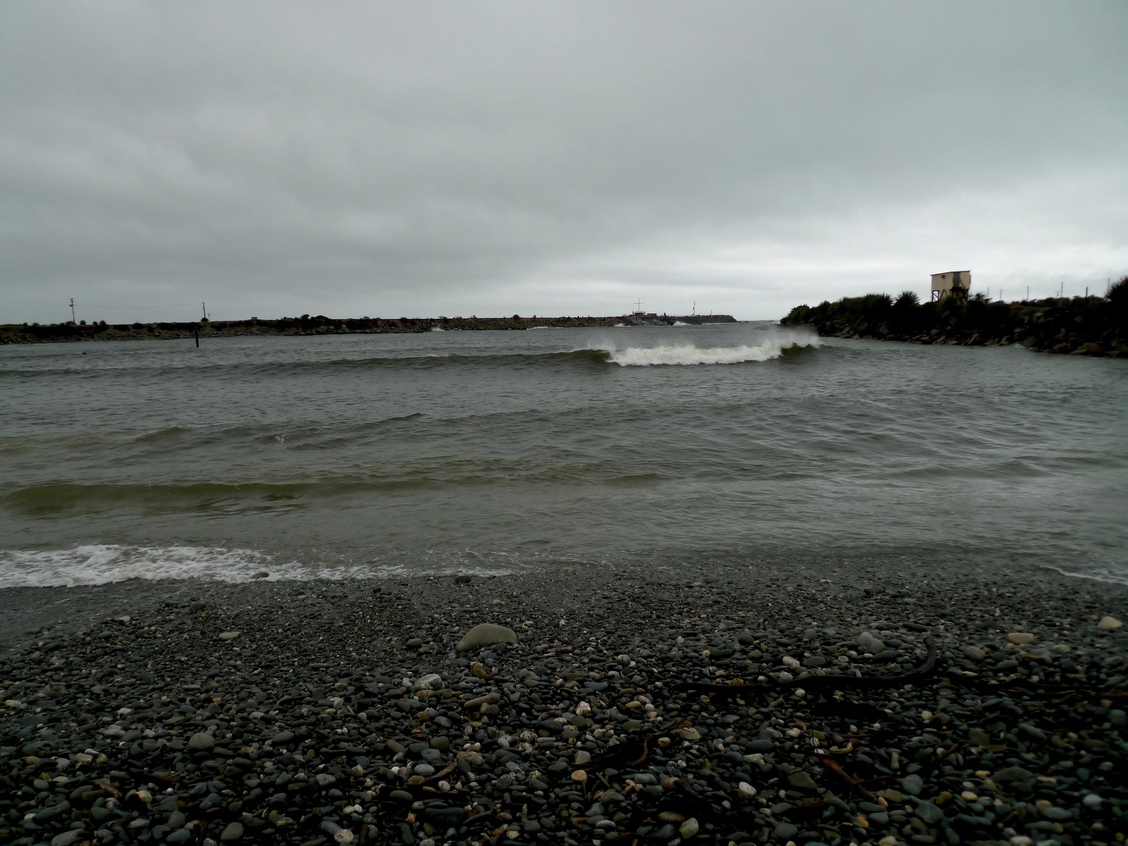 Grey River Surf, Wavetraps