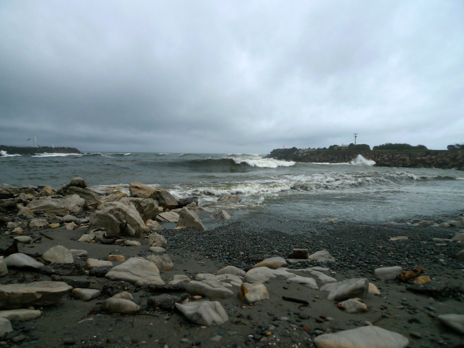 Cobden Breakwater Right-hander, Wavetraps