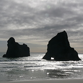 Wharariki Archway Islands, Wharariki Beach