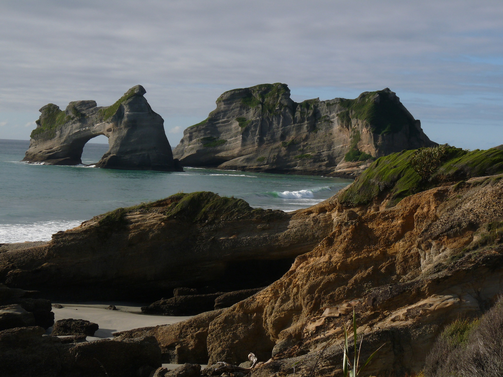 Wharariki mal wave, Wharariki Beach