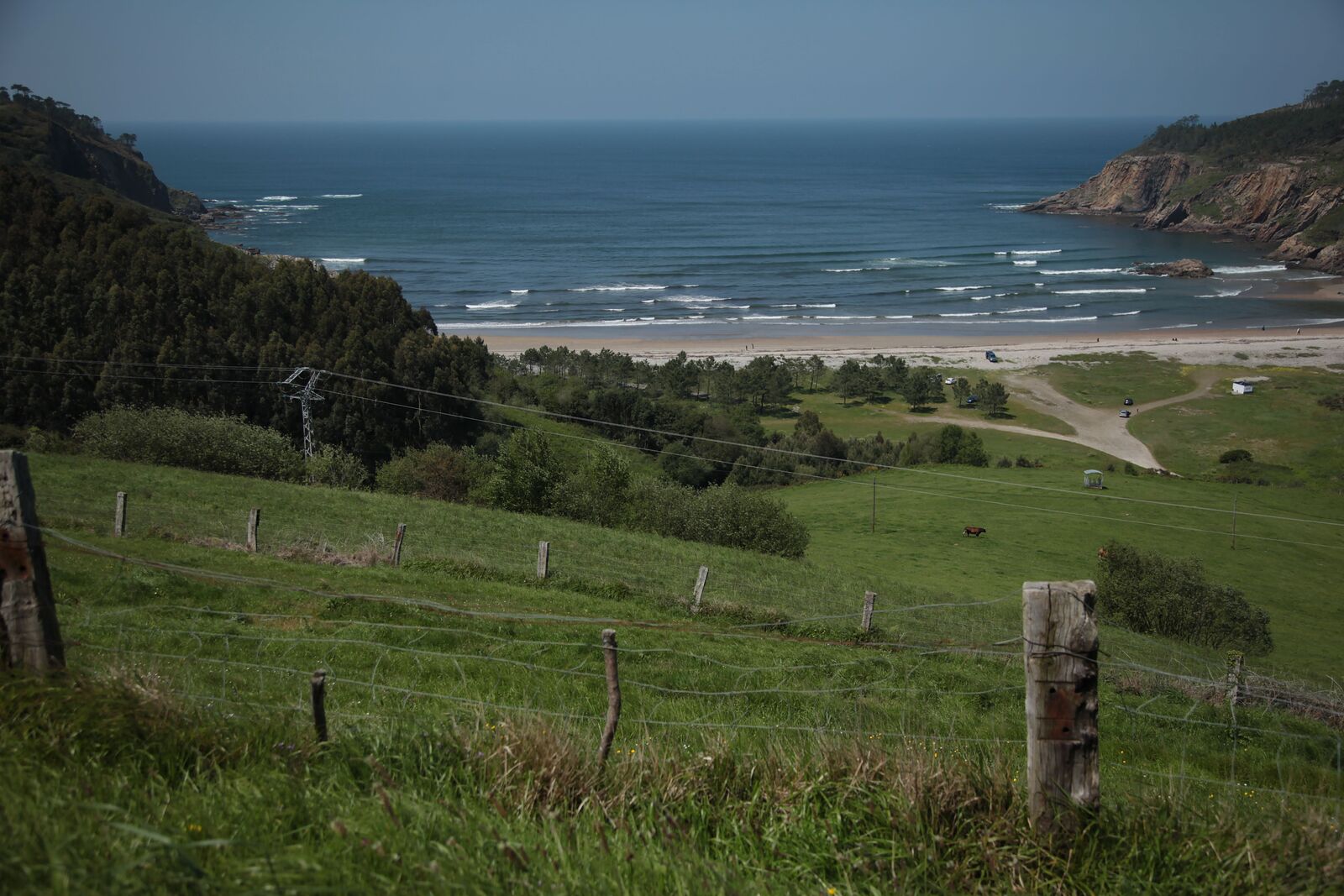 Cuevas de Canero, Playa de Cueva