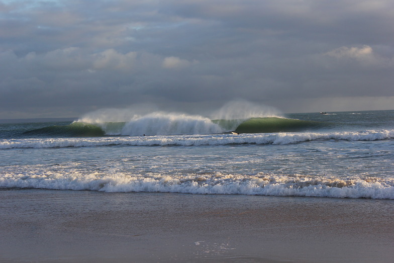 Carcavelos surf break