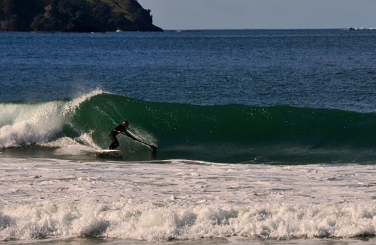 Al from Russell cranking off a sweet left-hand peak, Matauri Bay