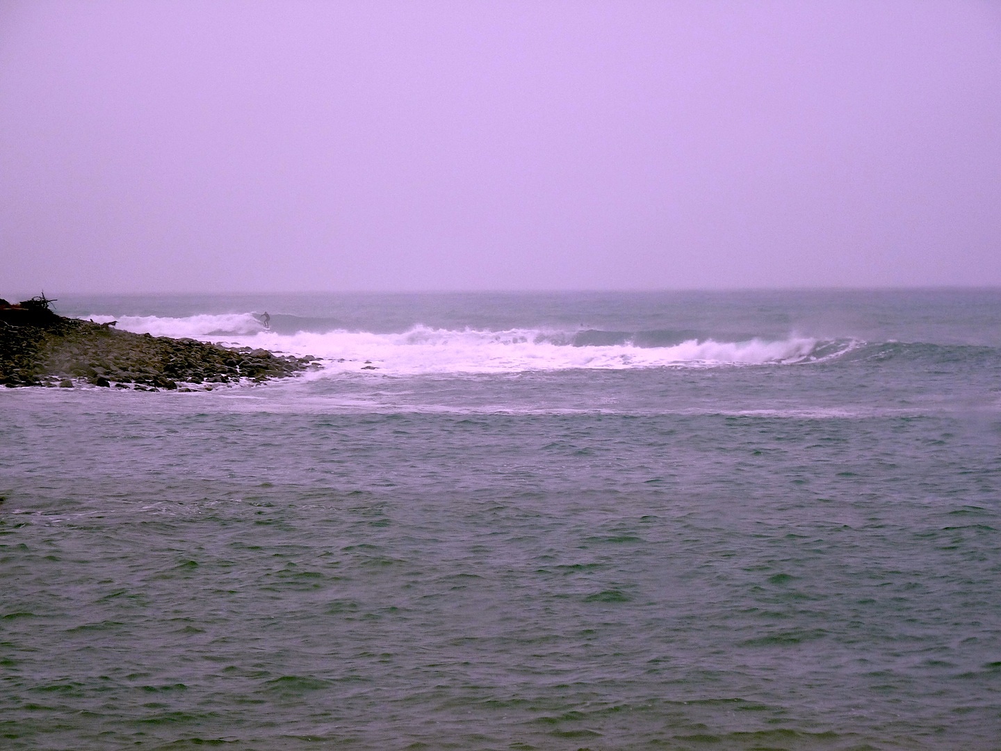 Long lefts at High Tide, Cable Bay