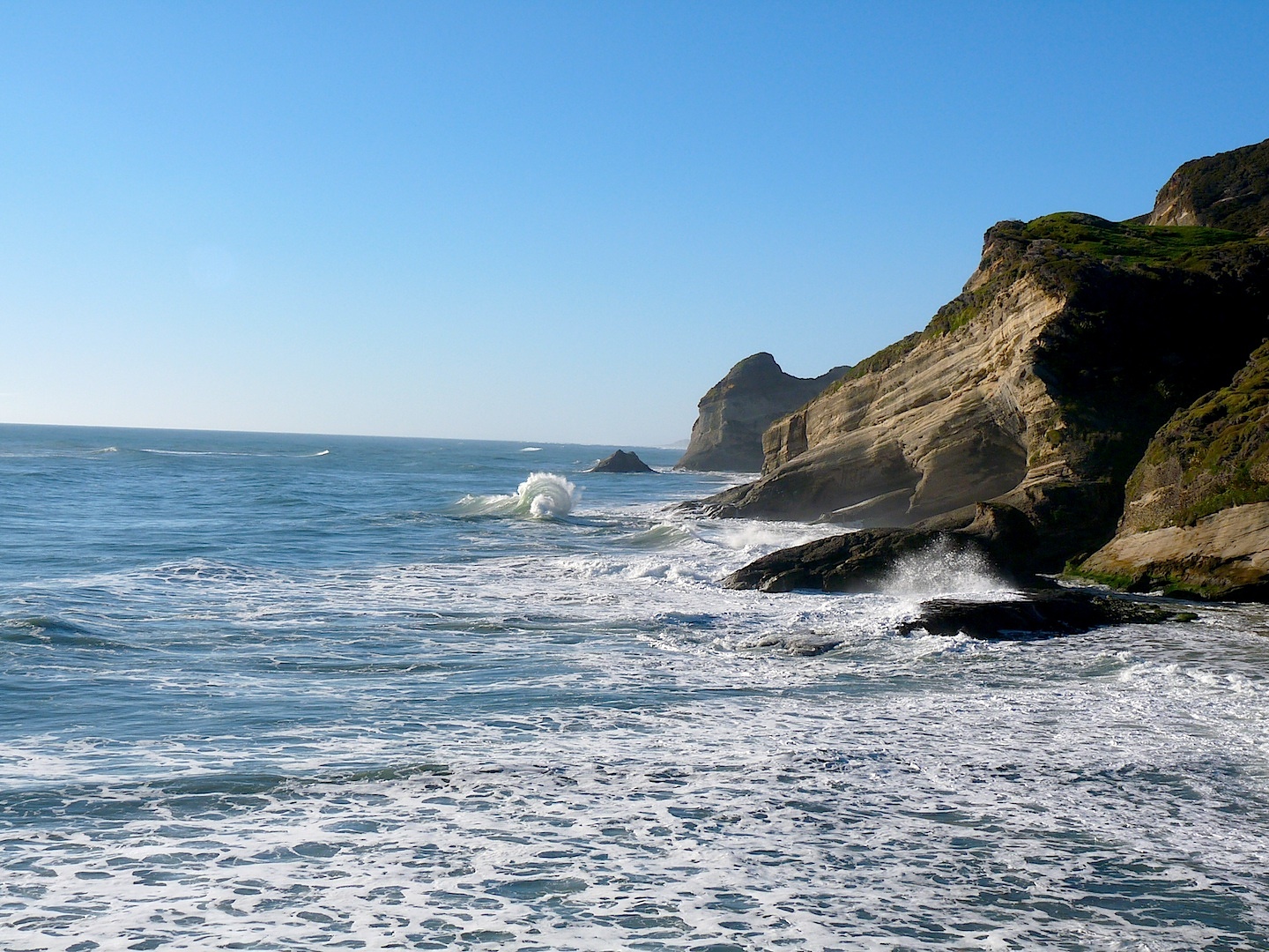 Clapotic wave, Fletchers Beach