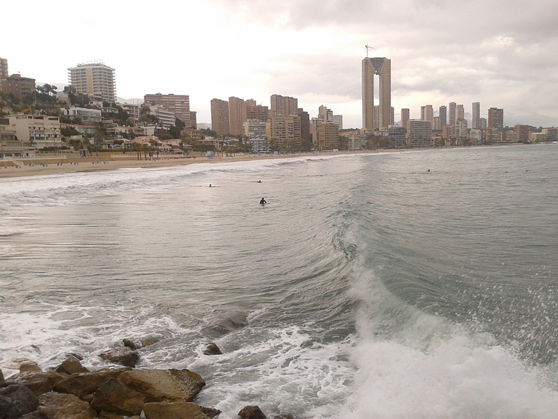 La Cala de Benidorm, Derecha de la Cala