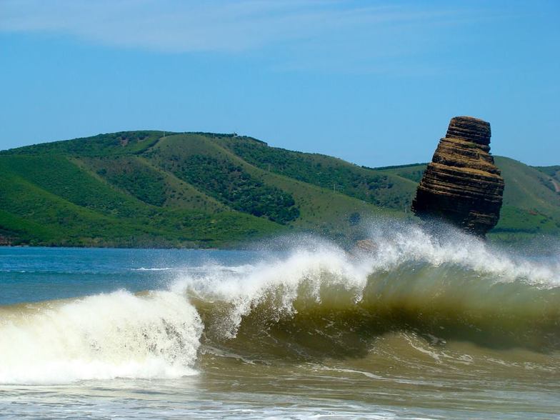 La Roche Percee (Bonhomme de Bourail) surf break