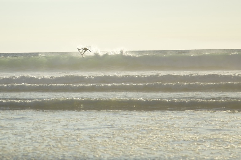 Tronoen surf break