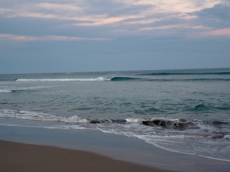 Tiny waves, Pouawa Beach