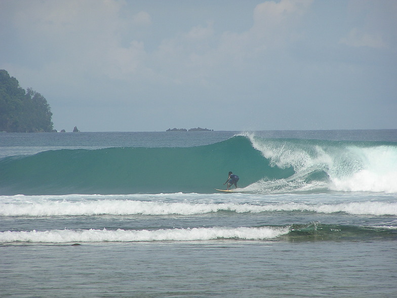 Jethro setting up for the tube, Cape Barabar