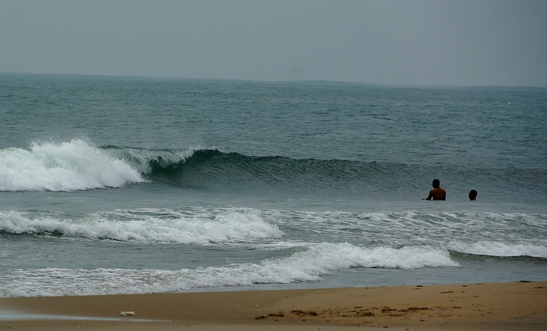 Typhoon approaching, My Khe / Da Nang