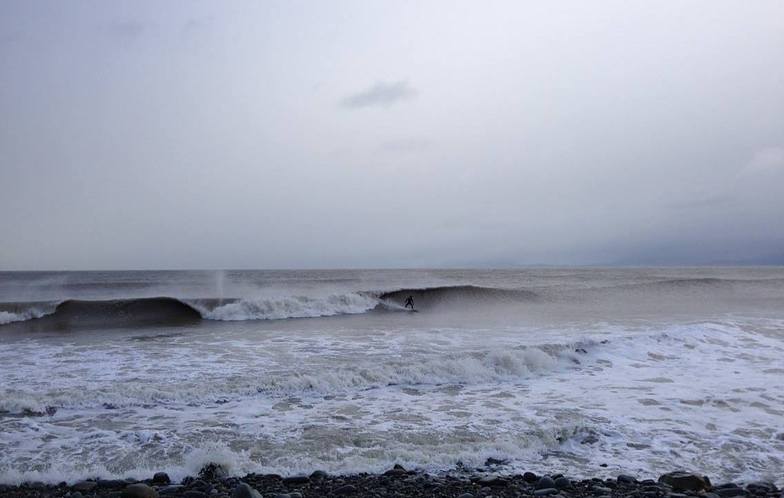 Surfing the big old nasty storm!!!!!!!!, Llwyngwril