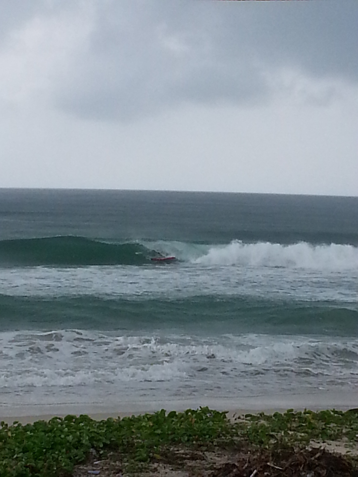 9ft SUP and he got inside, Kudat (Pantai Kosuhui)